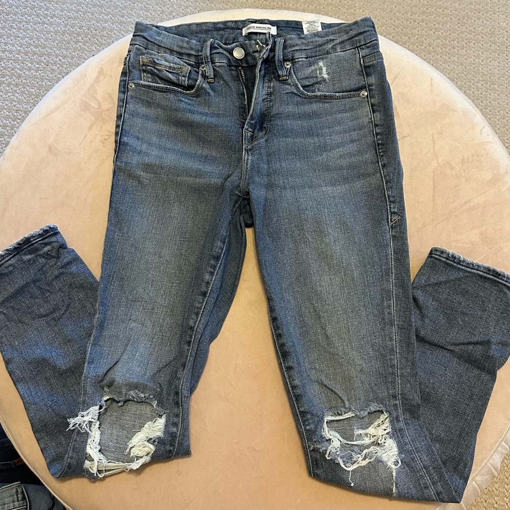 Good American Good Legs Crop with Distressed Details Size 0/25.